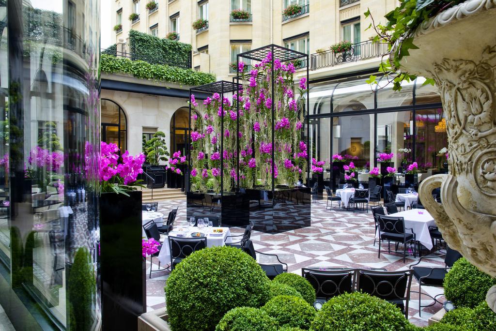 Four Seasons Hotel George V París Exterior foto
